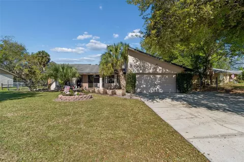 5059 Bernadette Dr, Zephyrhills, FL 33541