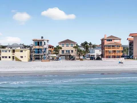 17610 Lee Ave, Redington Shores, FL 33708