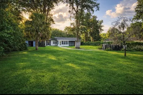 Exterior - 11107 Riverview Dr, Riverview, FL 33578 photo 3 of 15