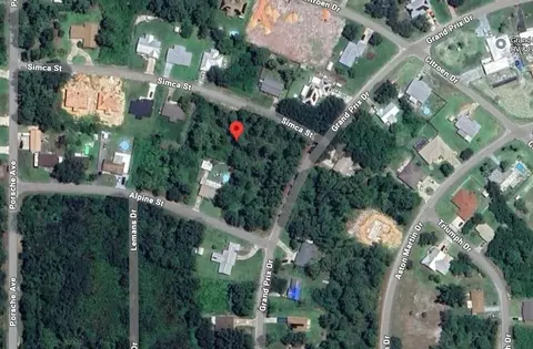 3915 Simca St, Sebring, FL 33872