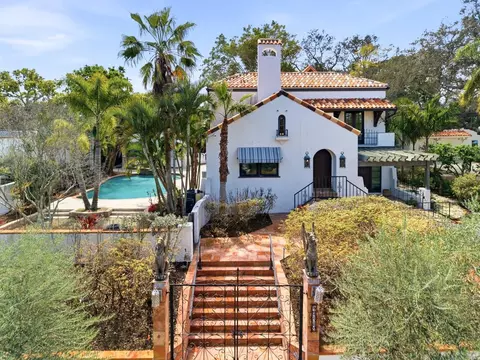 1529 Maple St, Clearwater, FL 33755