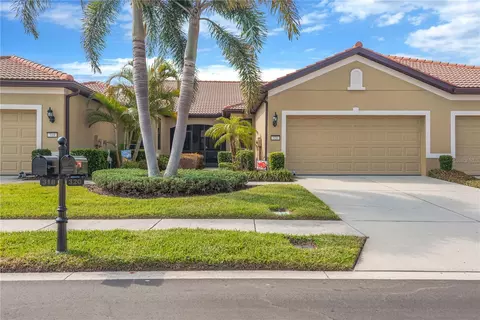 320 Bluewater Falls Ct, Apollo Beach, FL 33572