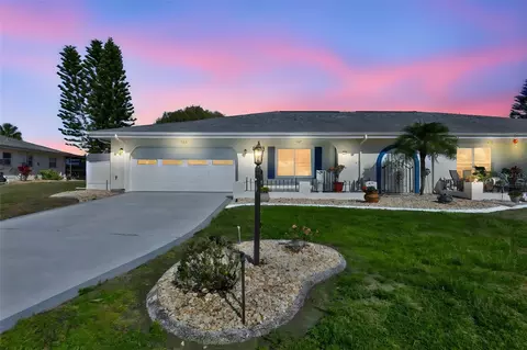 123 Wintersong Ln, Sun City Center, FL 33573