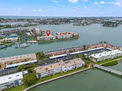 7625 Sun Island Dr S #207, South Pasadena, FL 33707