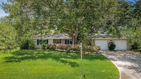 1704 Cypress Ave, Belleair, FL 33756