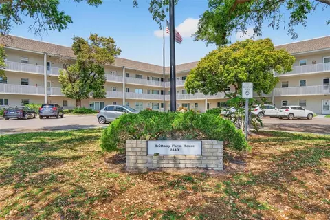 2440 World Parkway Blvd #6, Clearwater, FL 33763