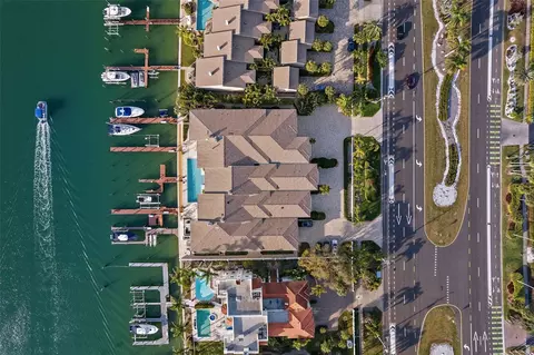 830 Pinellas Bayway S, Saint Petersburg, FL 33715