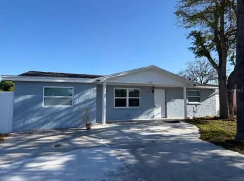 3305 Salisbury Dr, Holiday, FL 34691