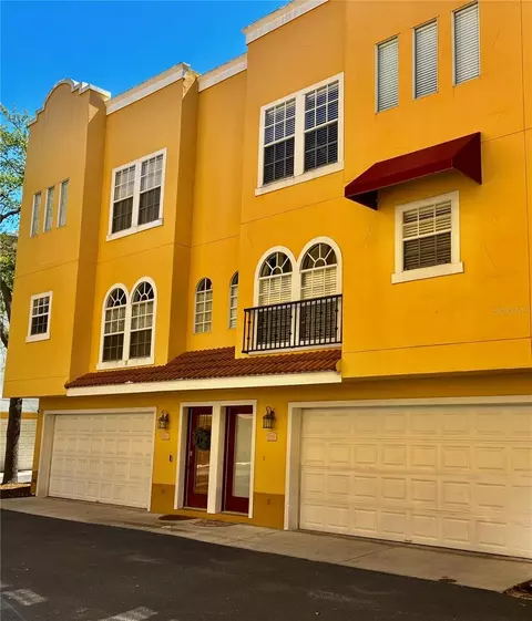 3316 Las Campos Pl, Tampa, FL 33611