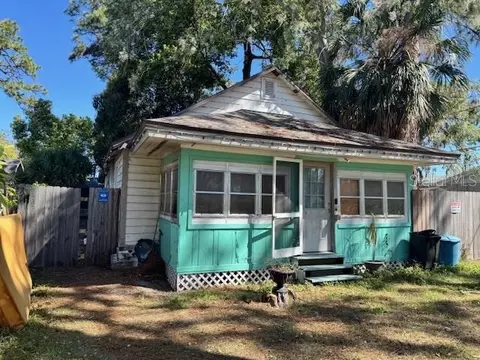 Undisclosed, Holiday, FL 34691
