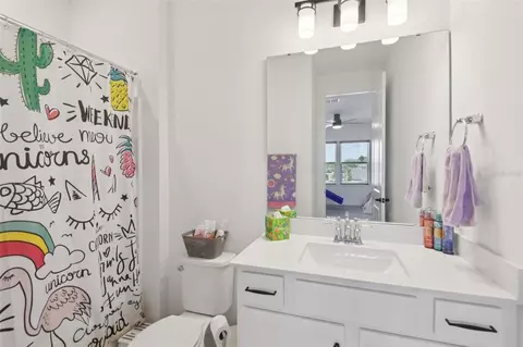 Bath - 11473 Owasee Trails Pl, Riverview, FL 33569 photo 6 of 6