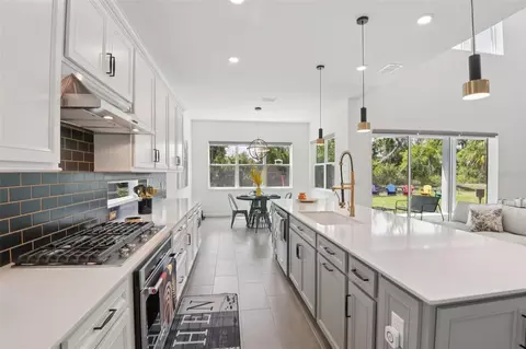 Kitchen - 11473 Owasee Trails Pl, Riverview, FL 33569 photo 2 of 5