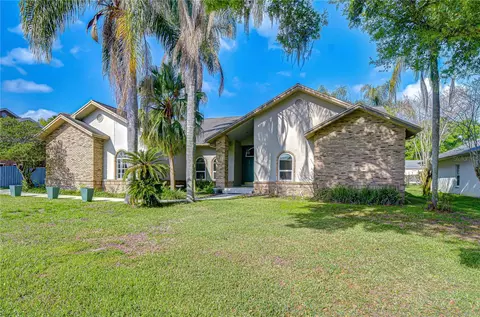 3006 Drakes Landing Ct, Valrico, FL 33596