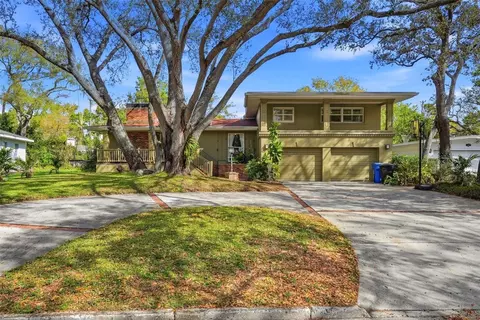 1239 43rd Ave N, Saint Petersburg, FL 33703