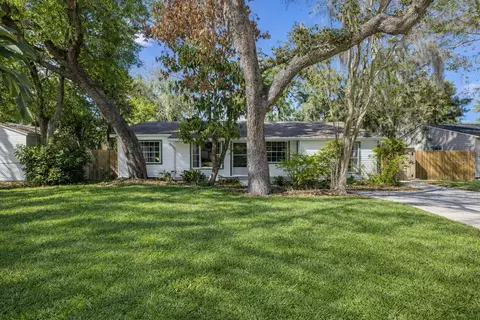815 W Lowry Ln, Tampa, FL 33604