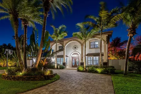 10127 Paradise Blvd, Treasure Island, FL 33706