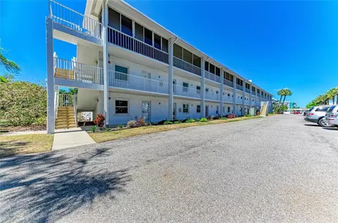 4920 38th Way S #210, Saint Petersburg, FL 33711