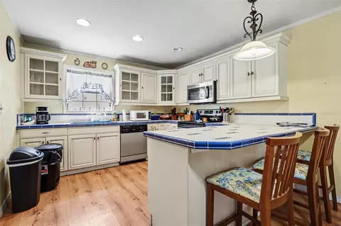 Kitchen - 58 Deer Rd, Frostproof, FL 33843 photo 2 of 3