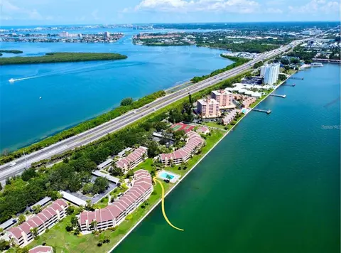 7520 Sunshine Skyway Ln S #T18, Saint Petersburg, FL 33711