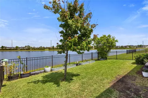 Exterior - 10459 Ladybug Cv, Parrish, FL 34219 photo 5 of 9