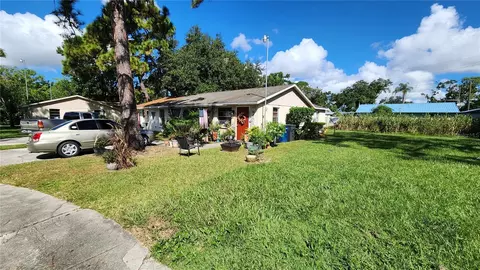 Exterior - 904 33rd Ave E, Bradenton, FL 34208 photo 2 of 5