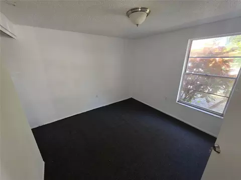 Bedroom - 904 33rd Ave E, Bradenton, FL 34208 photo 3 of 4