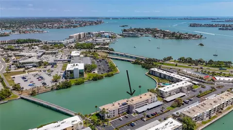 7425 Bay Island Dr S #105, South Pasadena, FL 33707