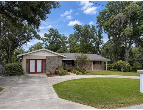 2320 Palm Ave, Seffner, FL 33584