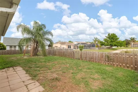 Exterior - 4234 Donnington Dr, Parrish, FL 34219 photo 5 of 6