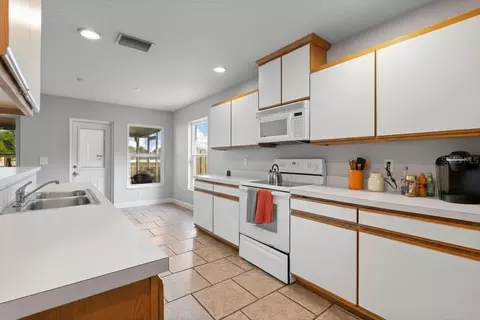 Kitchen - 4234 Donnington Dr, Parrish, FL 34219 photo 1 of 1