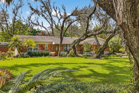 212 S Lockmoor Ave, Temple Terrace, FL 33617