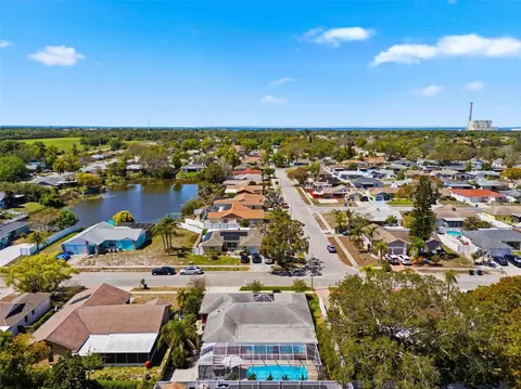View/Area - 1102 Springtime Dr, Holiday, FL 34691 photo 4 of 5