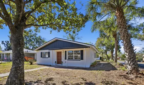 6052 Central Ave, New Port Richey, FL 34653