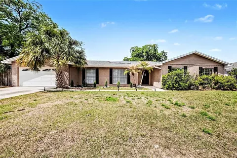 208 Donatello Dr, Brandon, FL 33511