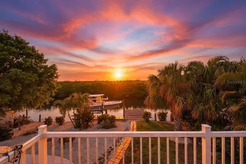 4626 Bay Crest Dr, Tampa, FL 33615