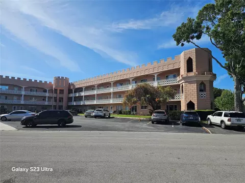 2457 Ecuadorian Way #75, Clearwater, FL 33763