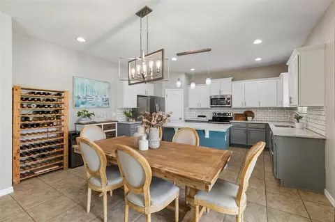Dining - 10517 Massimo Dr, Wimauma, FL 33598 photo 3 of 3