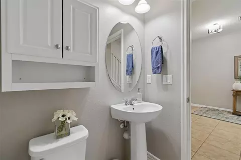 Bath - 10517 Massimo Dr, Wimauma, FL 33598 photo 2 of 9