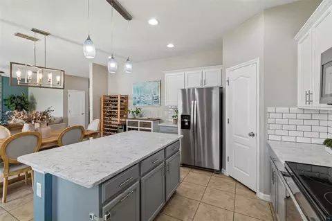 Kitchen - 10517 Massimo Dr, Wimauma, FL 33598 photo 5 of 7