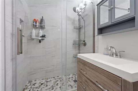 Bath - 501 E Bay Dr #202, Largo, FL 33770 photo 3 of 3
