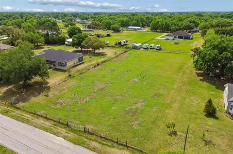 2805 Medulla Rd, Plant City, FL 33566