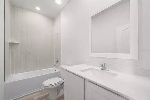 Bath - 13323 Tula Loop, Astatula, FL 34705 photo 3 of 3