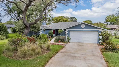 7450 Lake Forest Cir, Port Richey, FL 34668