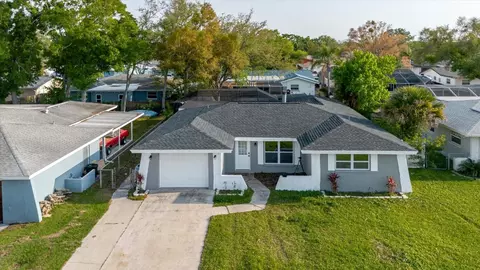 1811 Forest Dr, Oldsmar, FL 34677