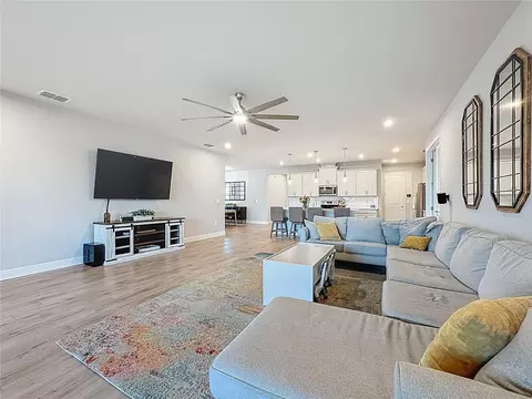 Living - 5215 123rd Ave E, Parrish, FL 34219 photo 3 of 4