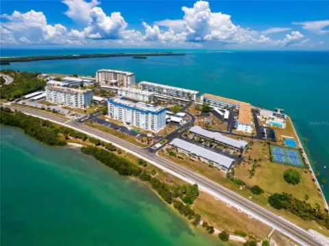 7 Island Park Pl #204, Dunedin, FL 34698