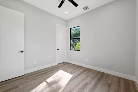 Bedroom - 3104 W Pine St, Tampa, FL 33607 photo 5 of 8