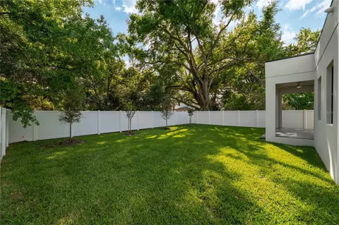 Exterior - 3104 W Pine St, Tampa, FL 33607 photo 4 of 9