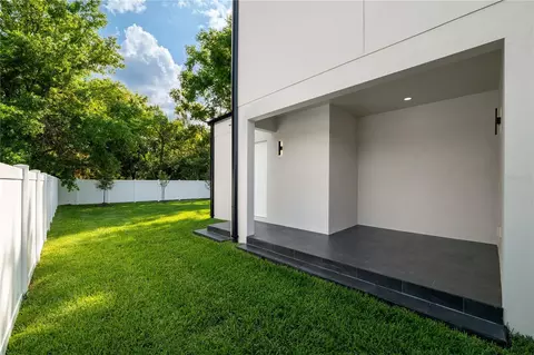 Exterior - 3104 W Pine St, Tampa, FL 33607 photo 8 of 9