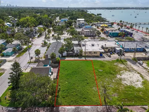 3108 56th St S, Gulfport, FL 33707